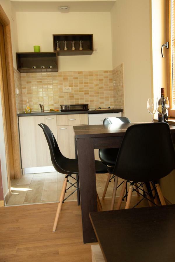 Apartmani Borova 2 Veliko Gradište エクステリア 写真