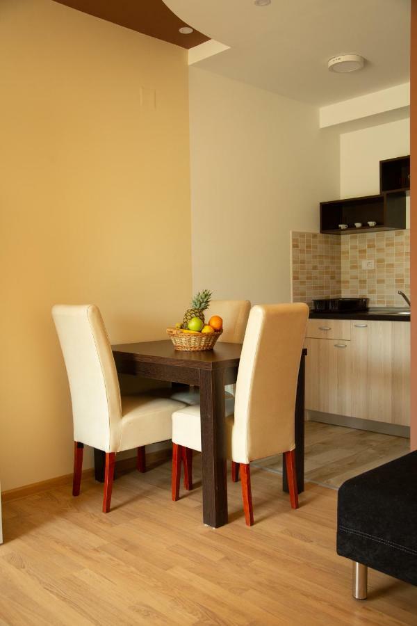 Apartmani Borova 2 Veliko Gradište エクステリア 写真